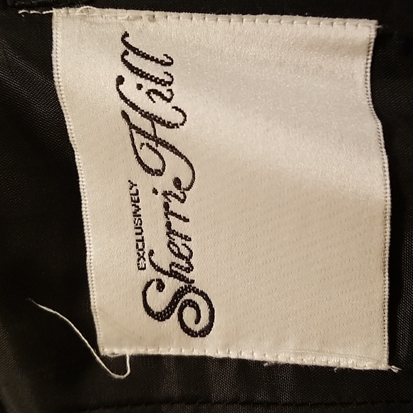 GOWN BY SHERRI HILL - Picture 8 of 11